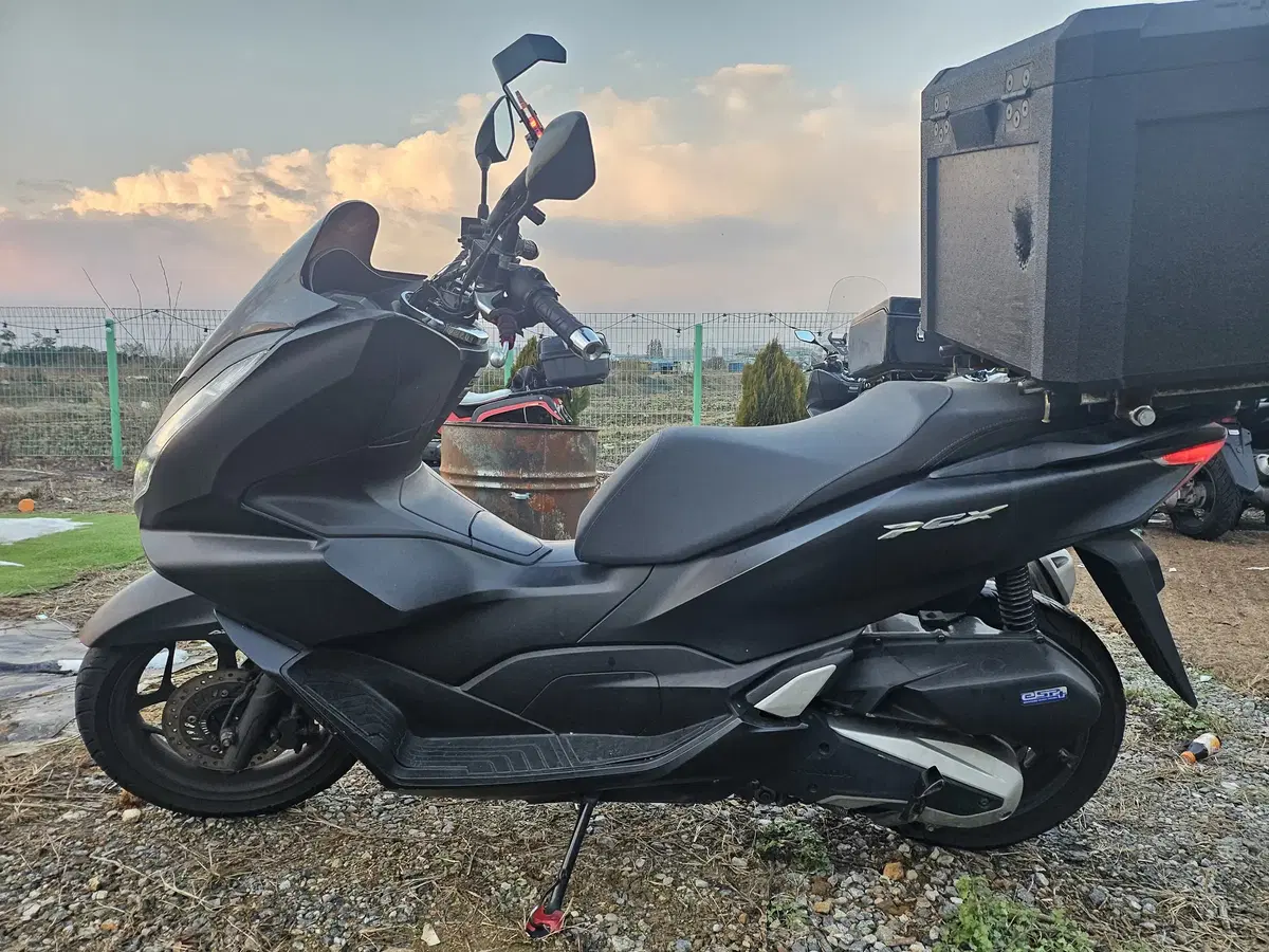 PCX125cc 22년식 판매합니다 / 25,xxx KM // 260만